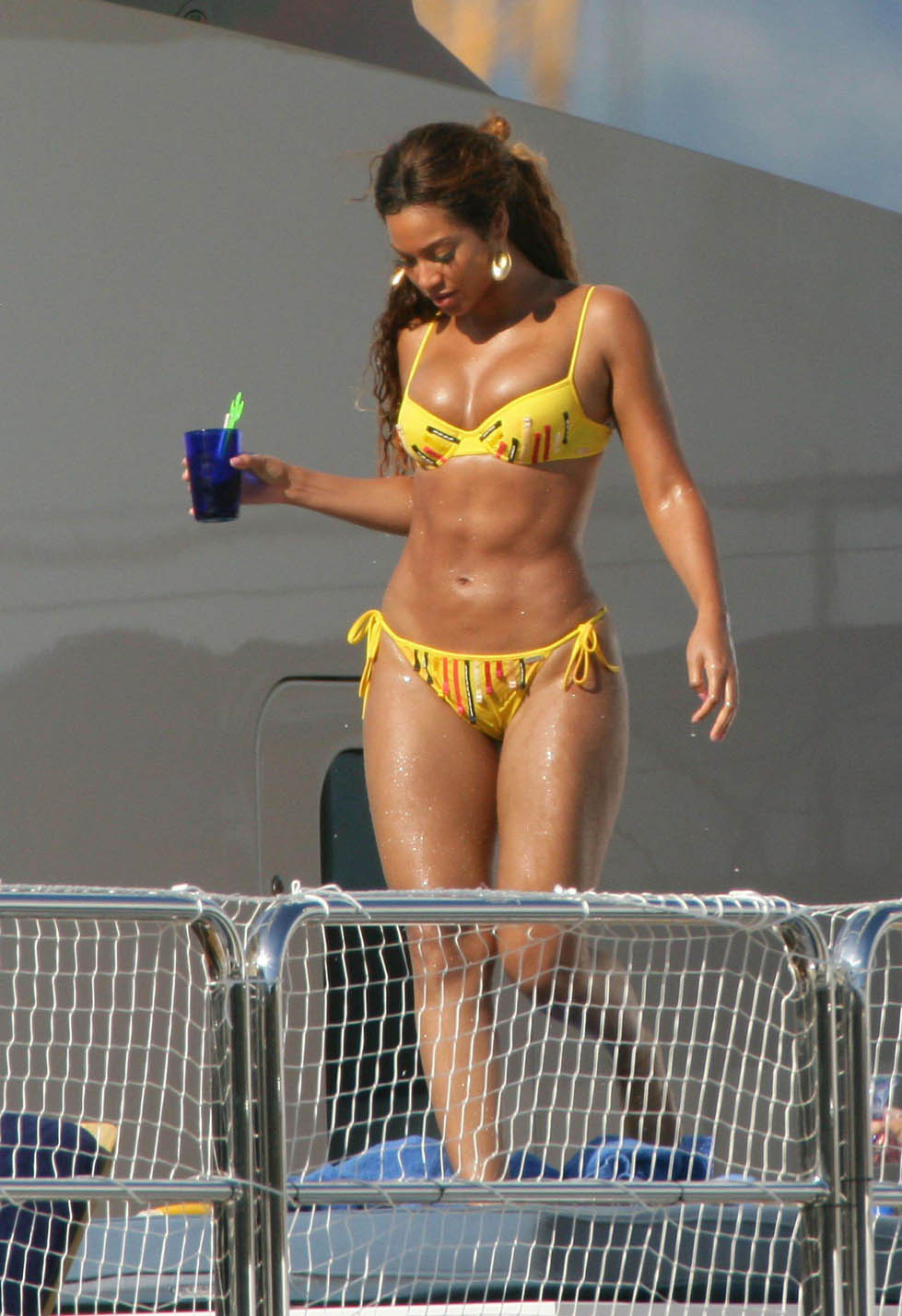 beyonce knowles in swimsuit